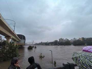 pune rain पुणे में बारिश ने मचाया हाहाकार